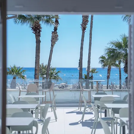 Epos By The Sea Hotel *