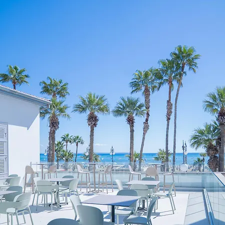 מלון Epos By The Sea *